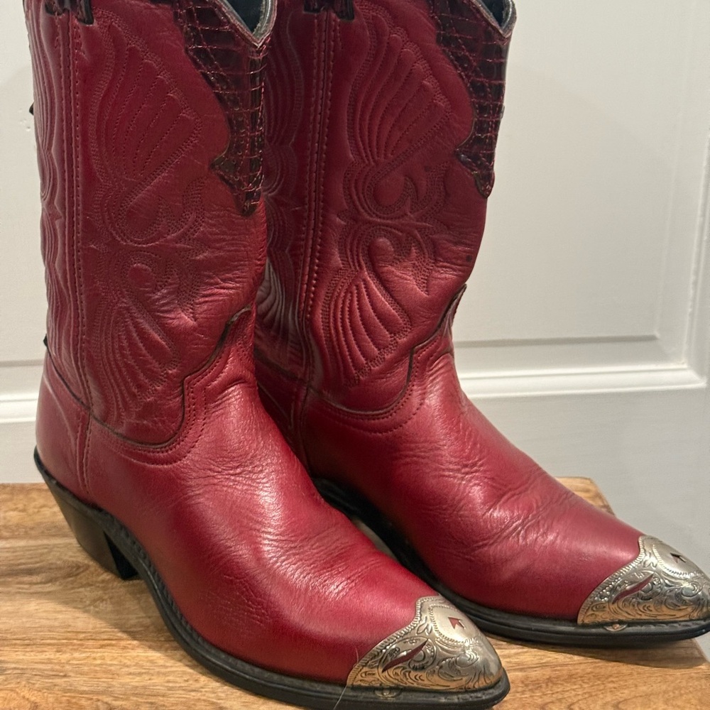 Leather Red  Western Cowboy Boots with Silver toe Accents,Size 7, True to Size.